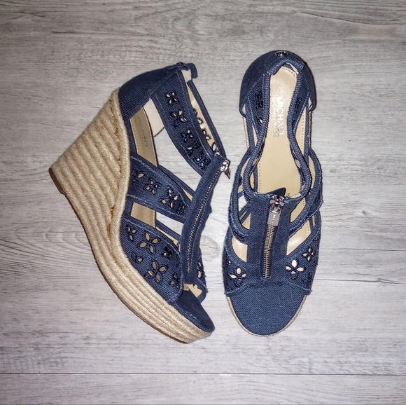 EUC Michael Kors 'Damita' Espadrille Wedges - Picture 8 of 8